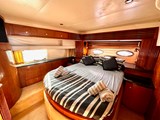 CARVER 396 Fwd Master Cabin